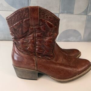 Vegan leather cowboy booties- short boots- festivals or a boho fairy life. 7.5